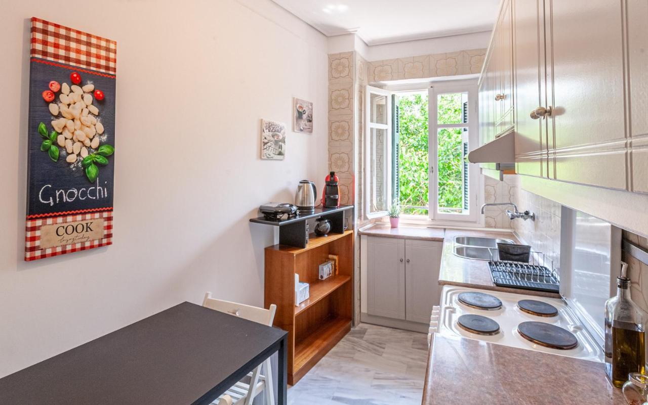 Sunny Apartment On The 2Nd Floor In Bohemian Psiri In Athens' Historic Center-In Vivo Apartments Buitenkant foto