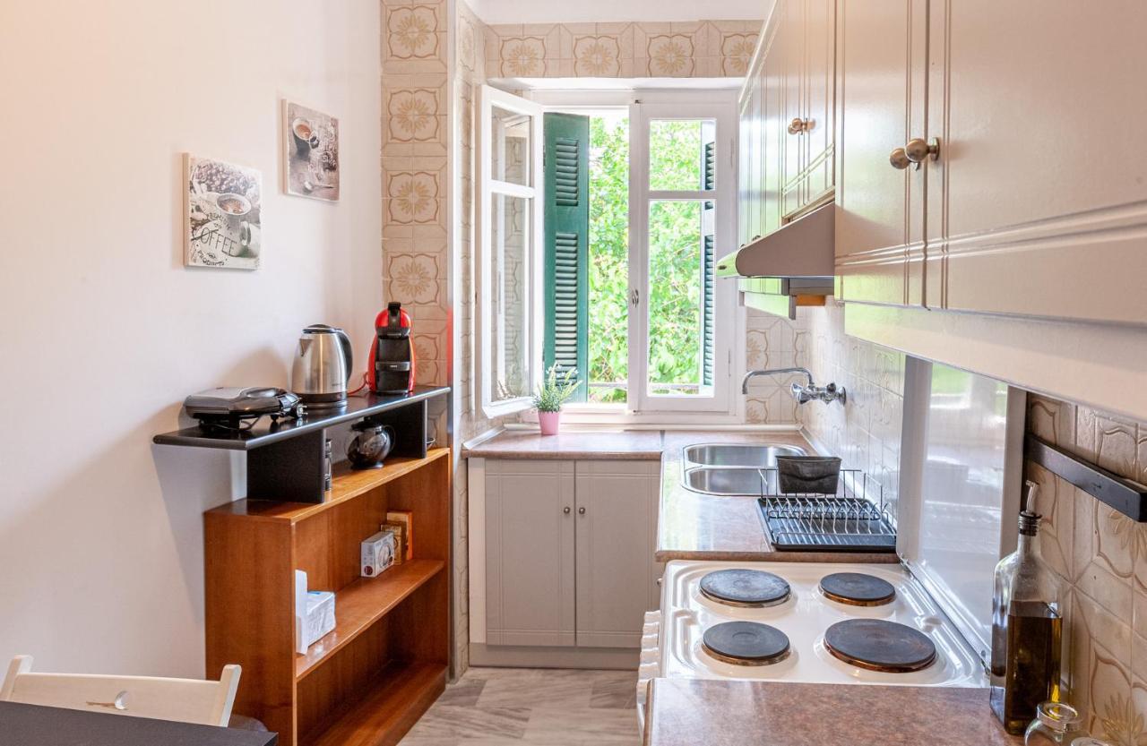 Sunny Apartment On The 2Nd Floor In Bohemian Psiri In Athens' Historic Center-In Vivo Apartments Buitenkant foto