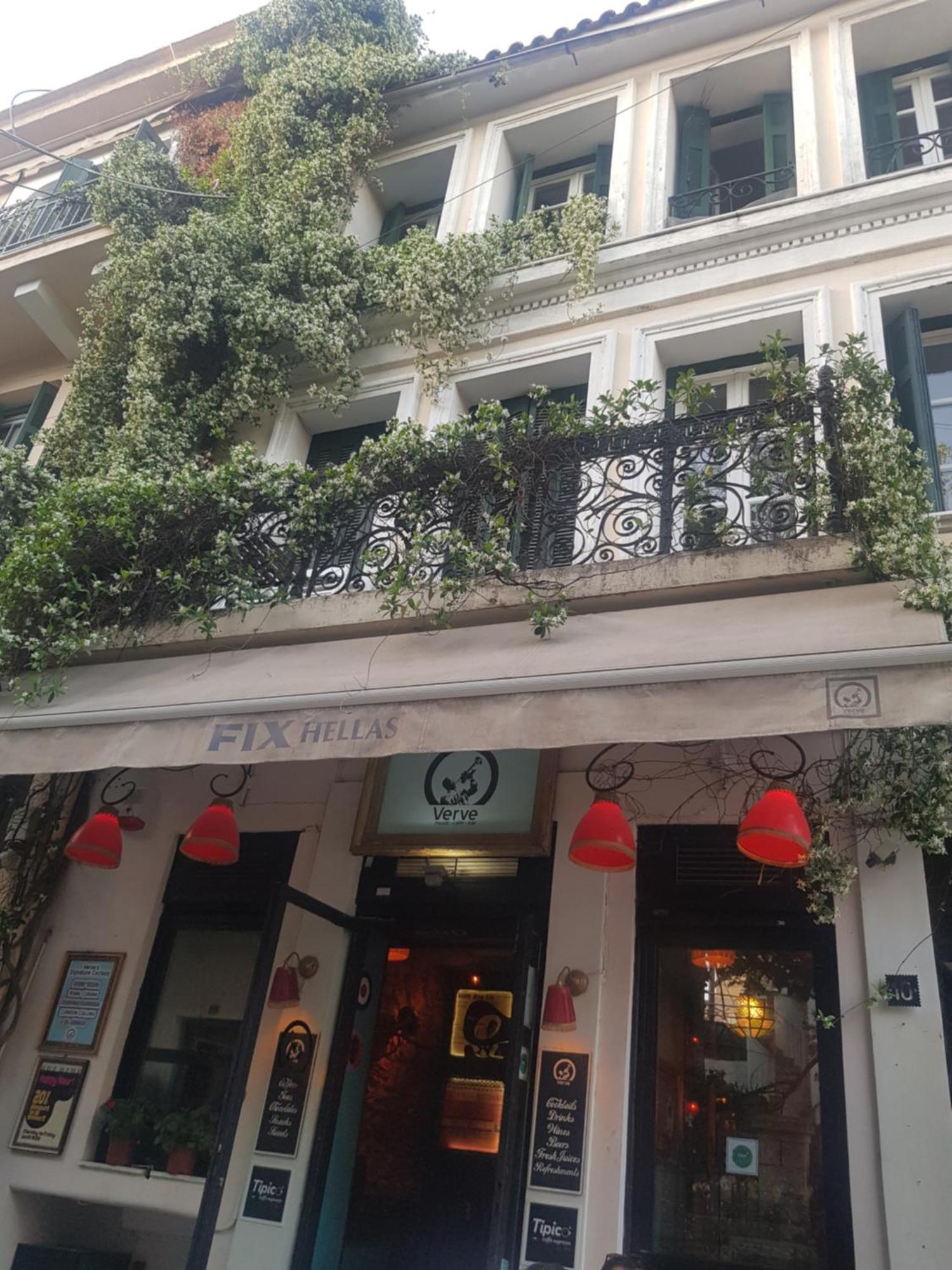 Sunny Apartment On The 2Nd Floor In Bohemian Psiri In Athens' Historic Center-In Vivo Apartments Buitenkant foto