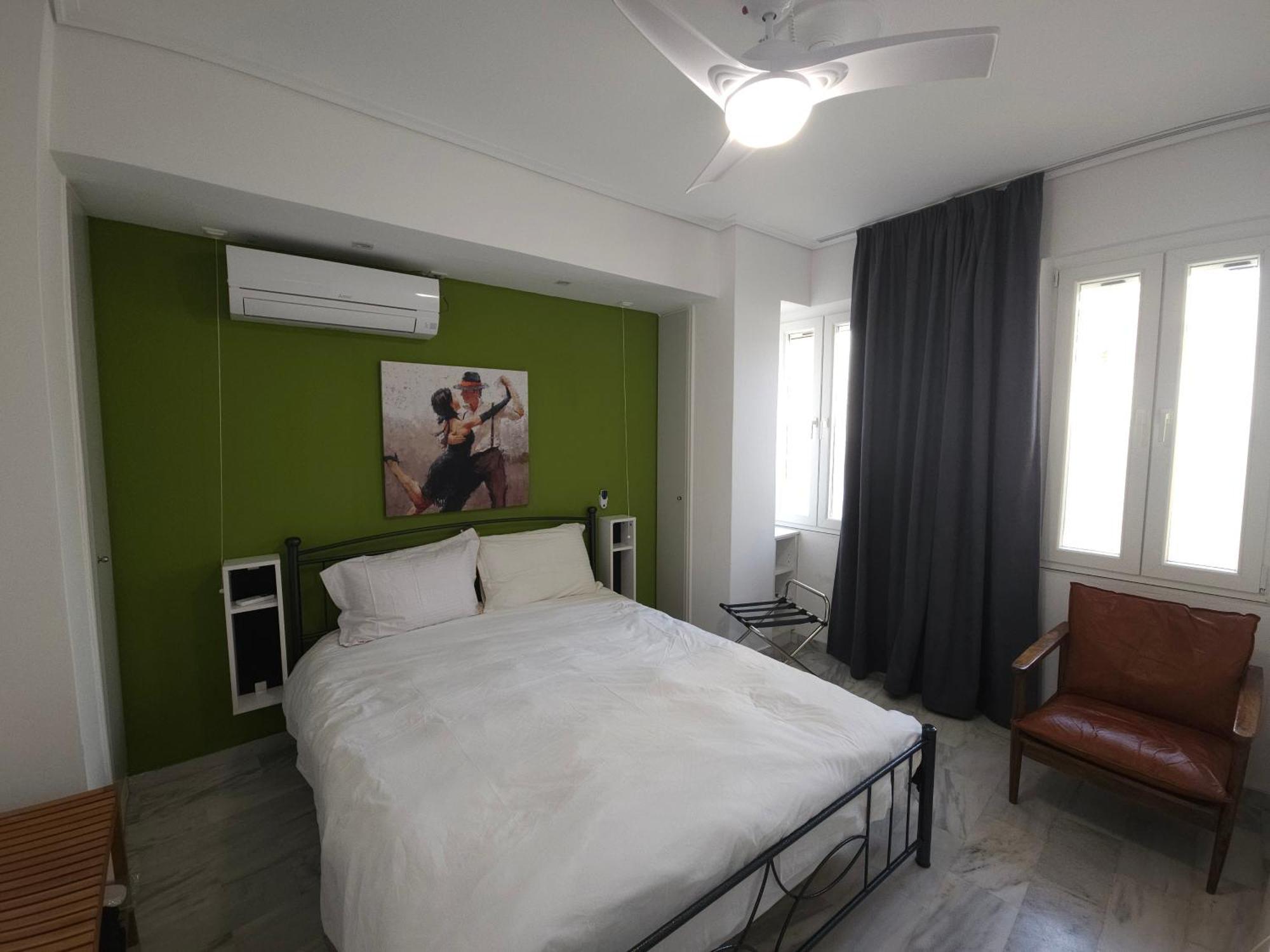 Sunny Apartment On The 2Nd Floor In Bohemian Psiri In Athens' Historic Center-In Vivo Apartments Buitenkant foto